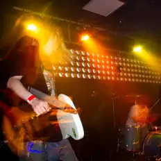 Ouve MYRIA, vê vídeos de música, lê a biografia, vê as datas da digressão e muito mais!