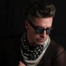 聆聽 Jonas Tomalty、觀看音樂影片、閱讀小傳、查看巡演日期等！