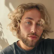 Ascolta Noah Cedric, guarda video musicali, leggi la biografia, vedi le date del tour & altro!