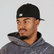 Ouve Malik Brookins, vê vídeos de música, lê a biografia, vê as datas da digressão e muito mais!