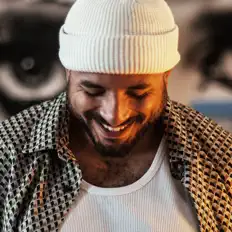 收听 Kim Cesarion、观看音乐视频、阅读小传、查看巡演日期等 ！