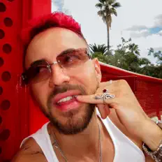 聆聽 David Löhlein、觀看音樂影片、閱讀小傳、查看巡演日期等！