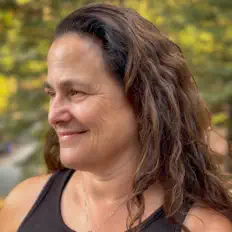 Listen to Amy Barnhart, watch music videos, read bio, see tour dates & more!