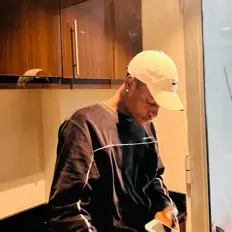 Luister naar Riicc, bekijk muziekvideo's, lees de bio, bekijk de tourdata, en meer!