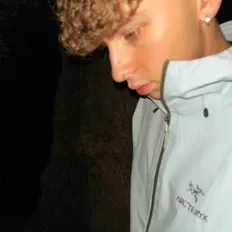 Escucha a gethhin, mira videos musicales, lee su biografía, consulta las fechas de las gira y más.