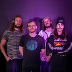 Escucha a Hömage, mira vídeos musicales, lee la biografía, consulta fechas de giras y mucho más.