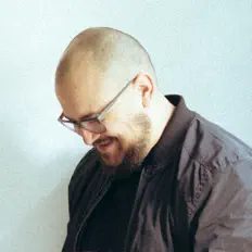 John Johnston सुनें, म्यूज़िक वीडियो देखें, बायो पढ़ें, दौरे की तारीखें और बहुत कुछ देखें!