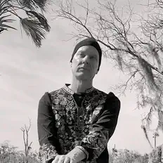 Luister naar Daryl Hance, bekijk muziekvideo's, lees de bio, bekijk de tourdata, en meer!