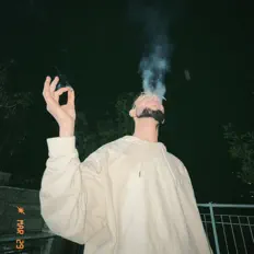 Escucha a Keves, mira vídeos musicales, lee la biografía, consulta fechas de giras y mucho más.