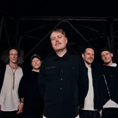 Ascolta Ghostlike, guarda video musicali, leggi la biografia, vedi le date del tour & altro!