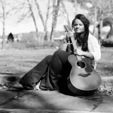 Escucha a Cookie, mira videos musicales, lee su biografía, consulta las fechas de las gira y más.