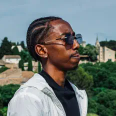 Escucha a Mvstaa, mira videos musicales, lee su biografía, consulta las fechas de las gira y más.