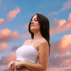 Arina सुनें, म्यूज़िक वीडियो देखें, बायो पढ़ें, दौरे की तारीखें और बहुत कुछ देखें!