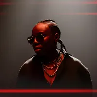 Hör dir undefined an, schau dir Musikvideos an, lies die Biografie, finde Tourdaten und mehr!