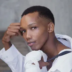 Posłuchaj wykonawcy Simmy Day, obejrzyj teledyski, przeczytaj biografię, zobacz daty tras koncertowych i nie tylko!