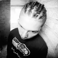 Escucha a undefined, mira videos musicales, lee su biografía, consulta las fechas de las gira y más.