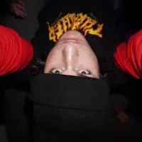 undefined을(를) 듣고, 뮤직 비디오를 보고, 약력을 읽고, 투어 일정 등을 확인하세요!