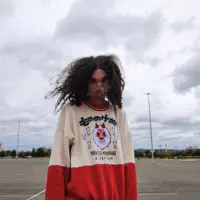 Poslechněte si interpreta undefined, sledujte hudební videa, přečtěte si životopis, podívejte se na data turné a další informace.