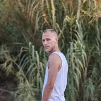 Posłuchaj wykonawcy undefined, obejrzyj teledyski, przeczytaj biografię, zobacz daty tras koncertowych i nie tylko!