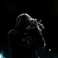 Escucha a undefined, mira videos musicales, lee su biografía, consulta las fechas de las gira y más.
