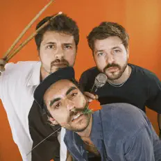 Hör dir Capim Limão an, schau dir Musikvideos an, lies die Biografie, finde Tourdaten und mehr!