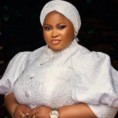 聆聽 Alhaja Aminat Obirere、觀看音樂影片、閱讀小傳、查看巡演日期等！