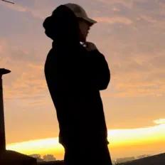 Ouve Leyto, vê vídeos de música, lê a biografia, vê as datas da digressão e muito mais!