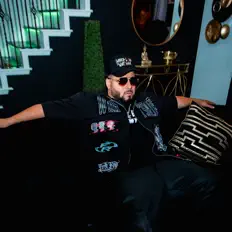 聆聽 Fuego the Profit、觀看音樂影片、閱讀小傳、查看巡演日期等！