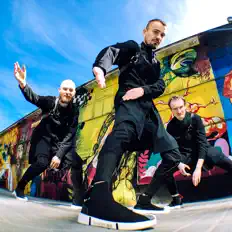 Ακούστε περιεχόμενο από Incomer, παρακολουθήστε μουσικά βίντεο, διαβάστε το βιογραφικό, δείτε ημερομηνίες περιοδείας, και πολλά ακόμη!