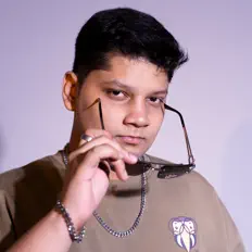 Posłuchaj wykonawcy Dikshyant, obejrzyj teledyski, przeczytaj biografię, zobacz daty tras koncertowych i nie tylko!