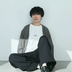 ともぞーを聴いたり、ミュージックビデオを鑑賞したり、経歴やツアー日程などを確認したりしましょう！