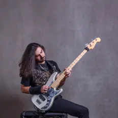 Ascolta Domim Sedaghat, guarda video musicali, leggi la biografia, vedi le date del tour & altro!