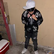 Poslechněte si interpreta KC3, sledujte hudební videa, přečtěte si životopis, podívejte se na data turné a další informace.