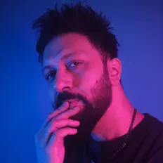 收听 Abhijit Vaghani、观看音乐视频、阅读小传、查看巡演日期等 ！
