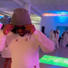 Poslechněte si interpreta Randy D. James, sledujte hudební videa, přečtěte si životopis, podívejte se na data turné a další informace.