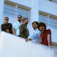 Nievlaを聴いたり、ミュージックビデオを鑑賞したり、経歴やツアー日程などを確認したりしましょう！