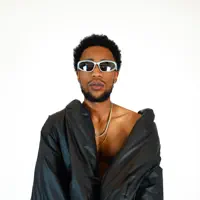 收听 undefined、观看音乐视频、阅读小传、查看巡演日期等 !