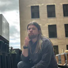 Ouve Andrew Elder, vê vídeos de música, lê a biografia, vê as datas da digressão e muito mais!