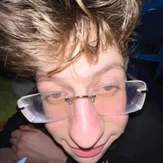 Hör dir Gzone an, schau dir Musikvideos an, lies die Biografie, finde Tourdaten und mehr!