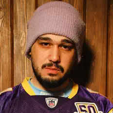 Torky सुनें, म्यूज़िक वीडियो देखें, बायो पढ़ें, दौरे की तारीखें और बहुत कुछ देखें!