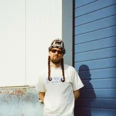 Listen to Dirg Gerner, watch music videos, read bio, see tour dates & more!