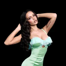 Hör dir Karna.val an, schau dir Musikvideos an, lies die Biografie, finde Tourdaten und mehr!