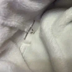 Hör dir Wires an, schau dir Musikvideos an, lies die Biografie, finde Tourdaten und mehr!