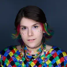 Listen to po mia, watch music videos, read bio, see tour dates & more!