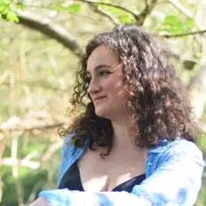 Straddling Lanes सुनें, म्यूज़िक वीडियो देखें, बायो पढ़ें, दौरे की तारीखें और बहुत कुछ देखें!