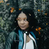 Ouça undefined, assista a videoclipes, leia a biografia, veja as datas das turnês e mais!