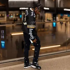 Dengarkan Jay D'usse, tonton video musik, baca bio, lihat tanggal tur & lainnya!