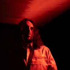 Cyra सुनें, म्यूज़िक वीडियो देखें, बायो पढ़ें, दौरे की तारीखें और बहुत कुछ देखें!