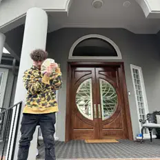 Posłuchaj wykonawcy Nickyd, obejrzyj teledyski, przeczytaj biografię, zobacz daty tras koncertowych i nie tylko!