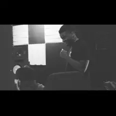 Demcyを聴いたり、ミュージックビデオを鑑賞したり、経歴やツアー日程などを確認したりしましょう！